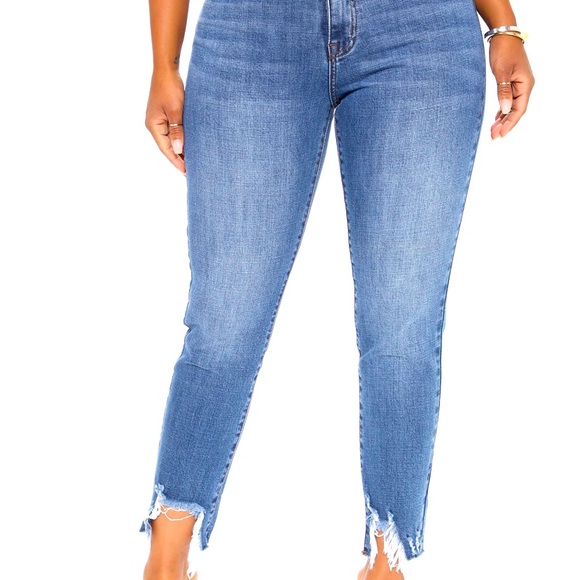 FASHION NOVA Erissa Distressed Hem Ankle Jeans - Picture 2 of 11
